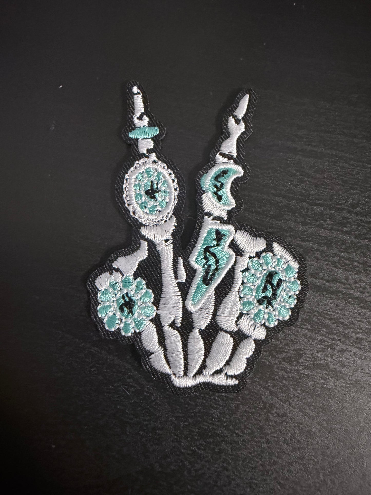 P-1127-Teal Skeleton